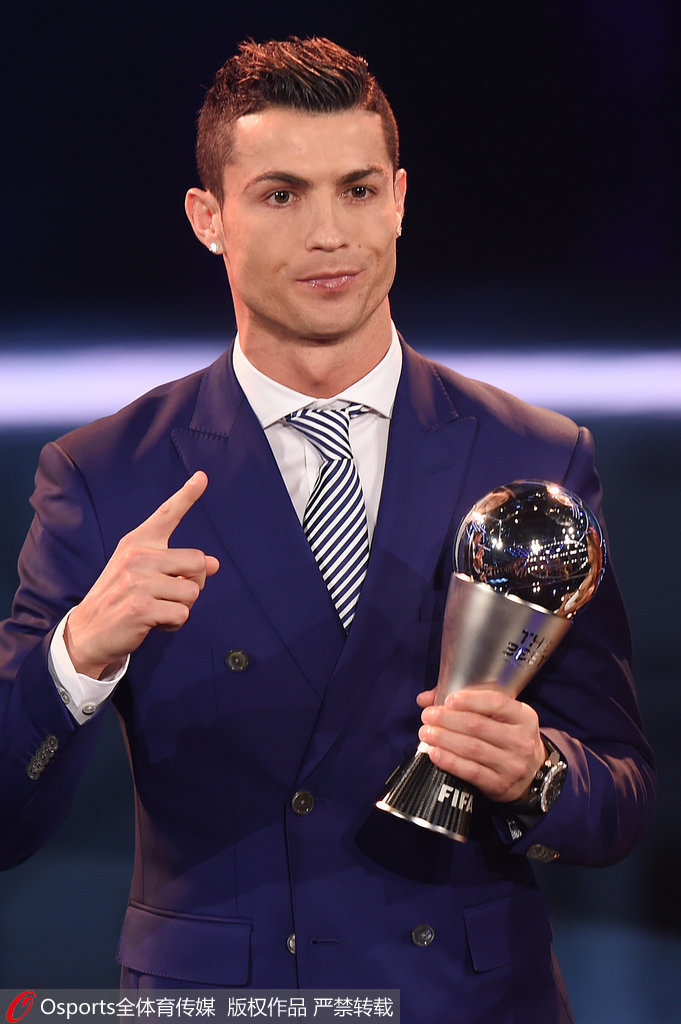 菲尔-琼斯谈马奎尔传中：我不知道他有这种能力，没在训练中见过（菲尔-琼斯评马奎尔传中：训练从未见过，没想到他还有这手）