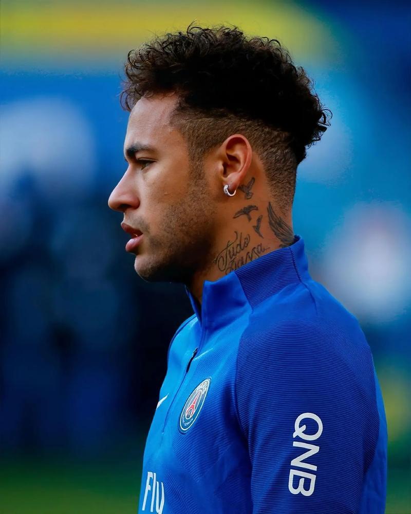 老佛爷祝贺克罗斯获德国骑士十字勋章：曾拥有过你是一种荣幸（弗洛伦蒂诺祝贺克罗斯荣获德国骑士十字勋章：曾拥有你是我们的荣幸）