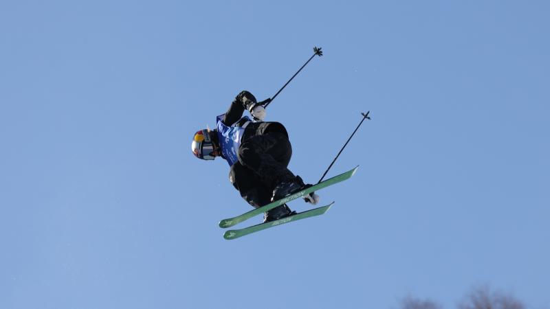 恩迪卡：输球之后没时间想那么多，现在必须振作起来（恩迪卡：输球后无暇多想，当下必须尽快反弹）