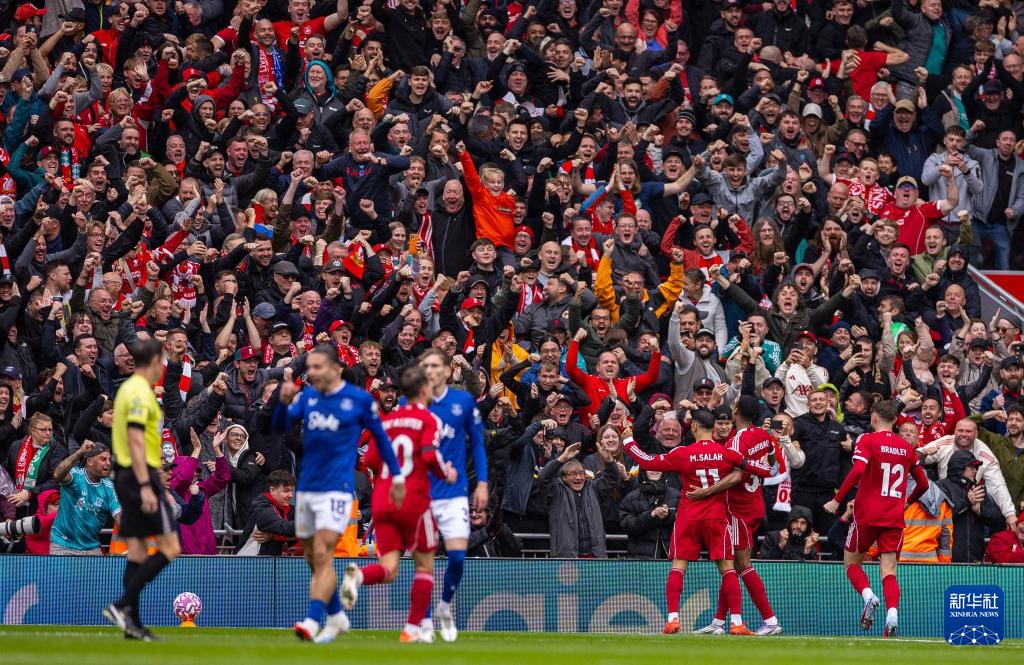 内姆布哈德延续状态＆弗拉格半场高效，独行侠半场领先10分（内姆布哈德手感在线，弗拉格半场高效输出，独行侠中场领先10分）