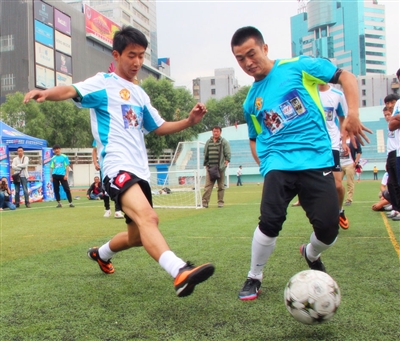 轰36+13+7夺冠！中国男篮又一15岁2米03前锋蹿升：新版小丁太猛（砍下36+13+7助队封王！中国男篮15岁2米03锋线新星崛起：新版小丁太猛）