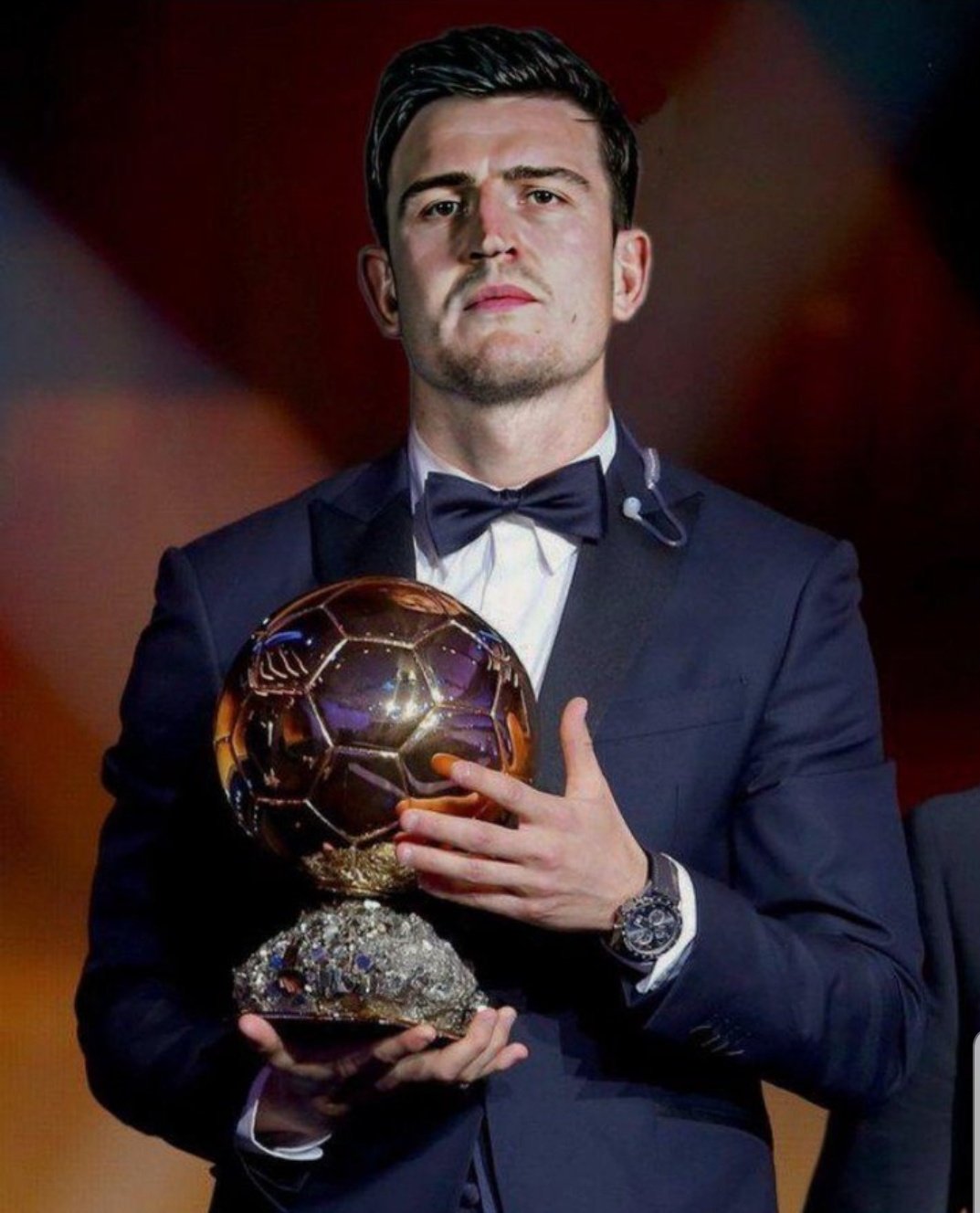 斯基拉：一家英超俱乐部询问了米兰前锋圣地亚哥的信息（斯基拉：英超某队已向米兰打听前锋圣地亚哥的情况）